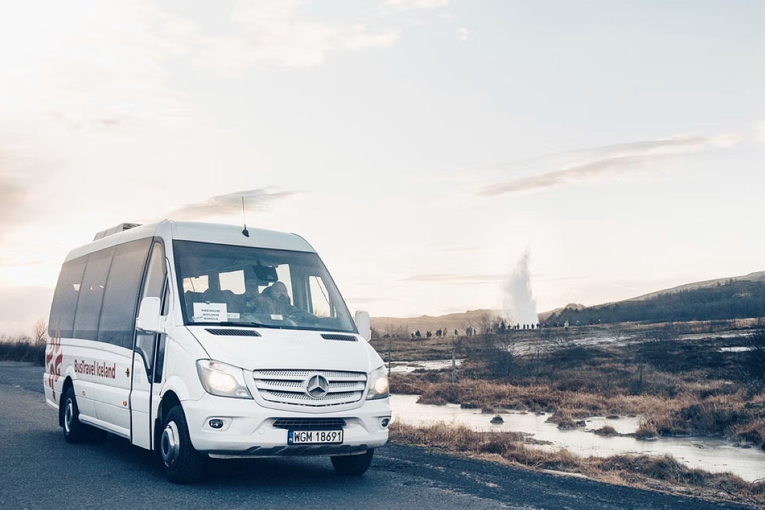transporte-semi-privado-grupo-reducido-islandia-circulo-dorado