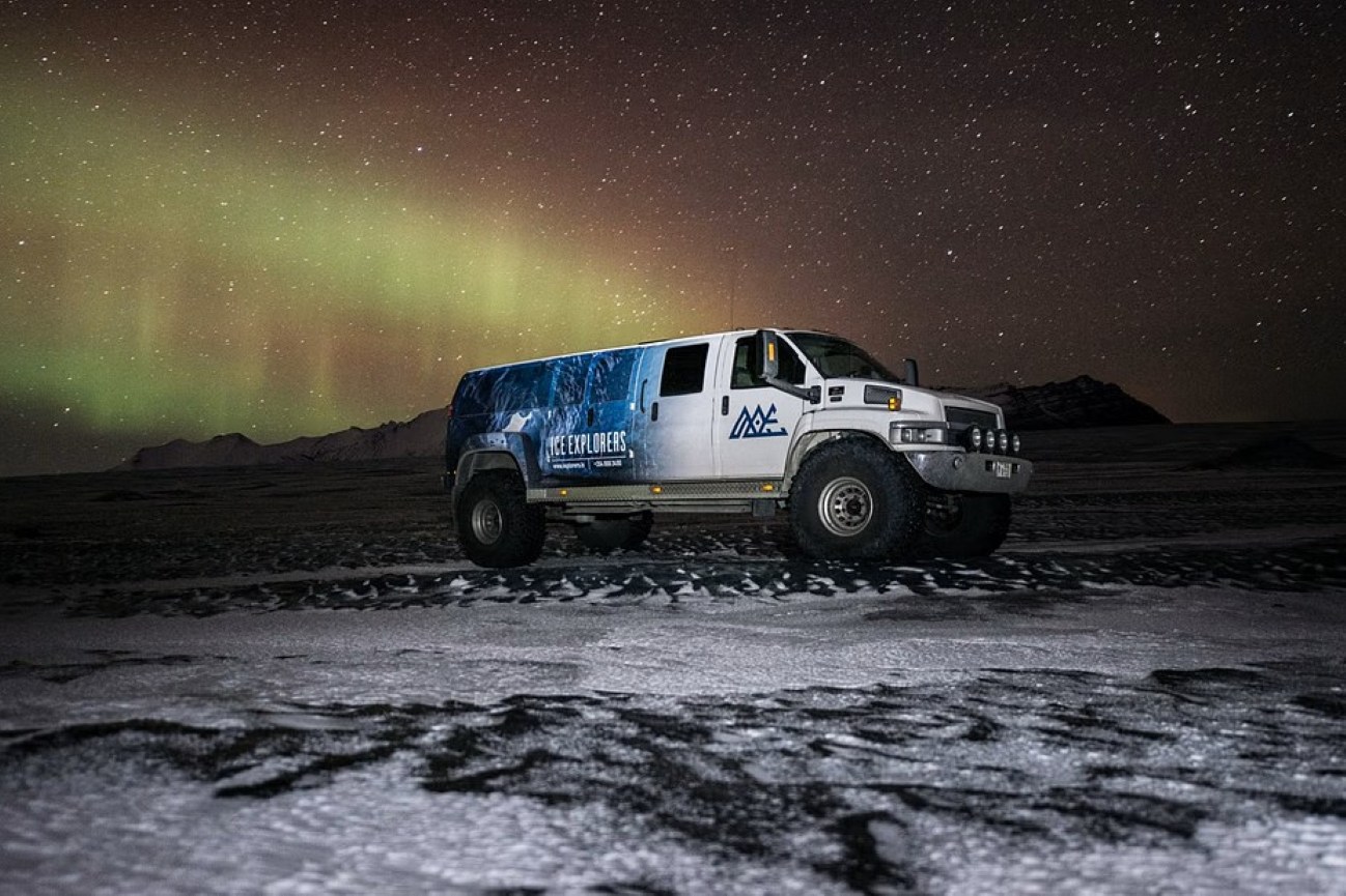 aventura-cueva-hielo-islandia-espanol