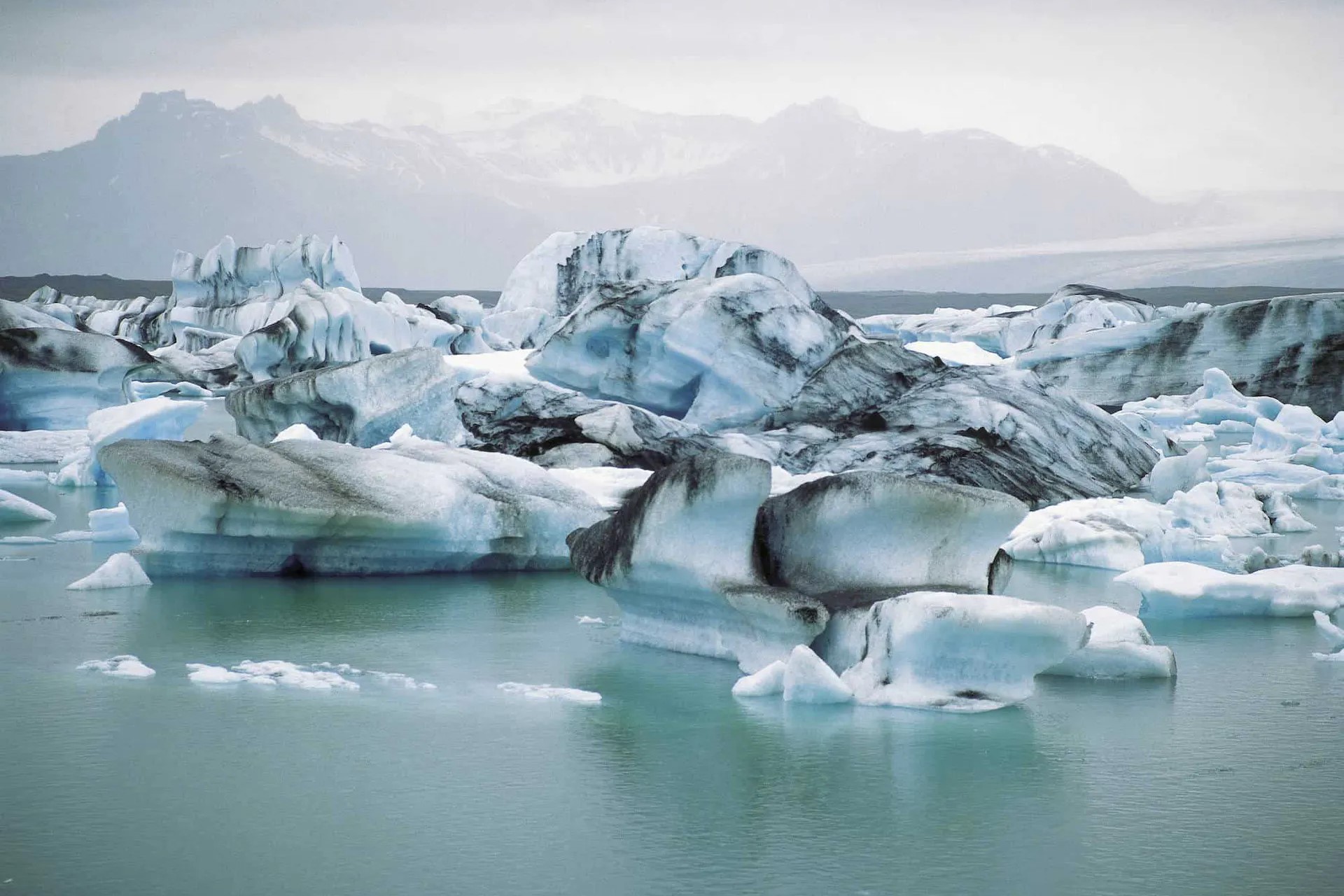 Laguna azul desde el aire