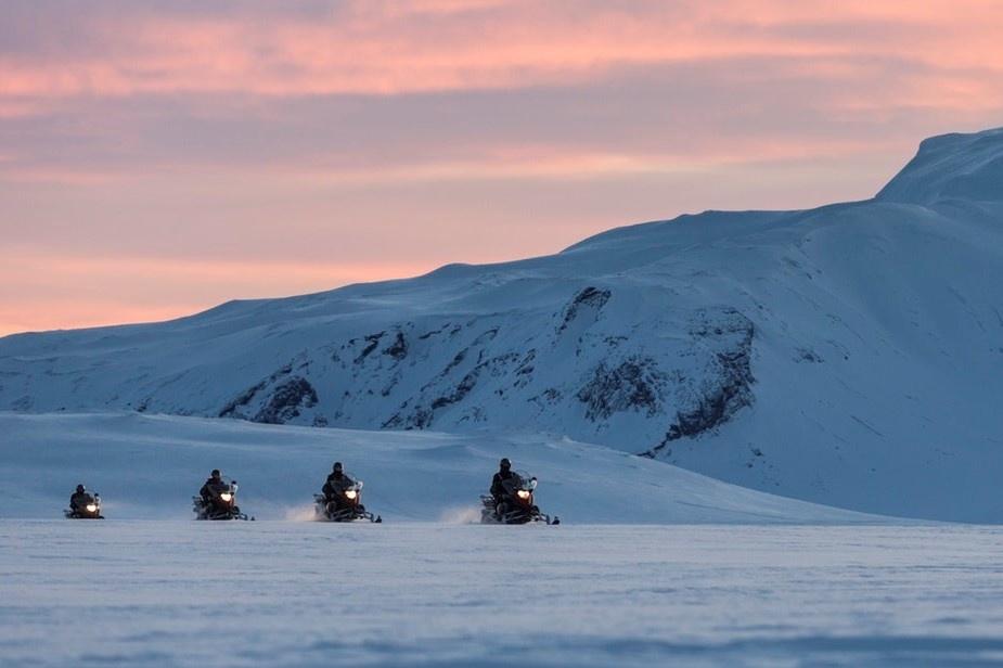 Snowmobile tour on Langjökull glacier 