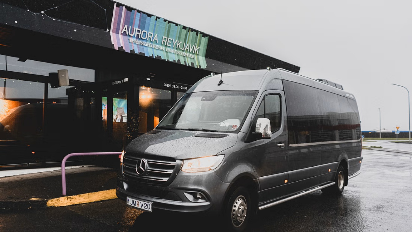 transport-exclusive-Famous-Tomato-Farm-golden-circle