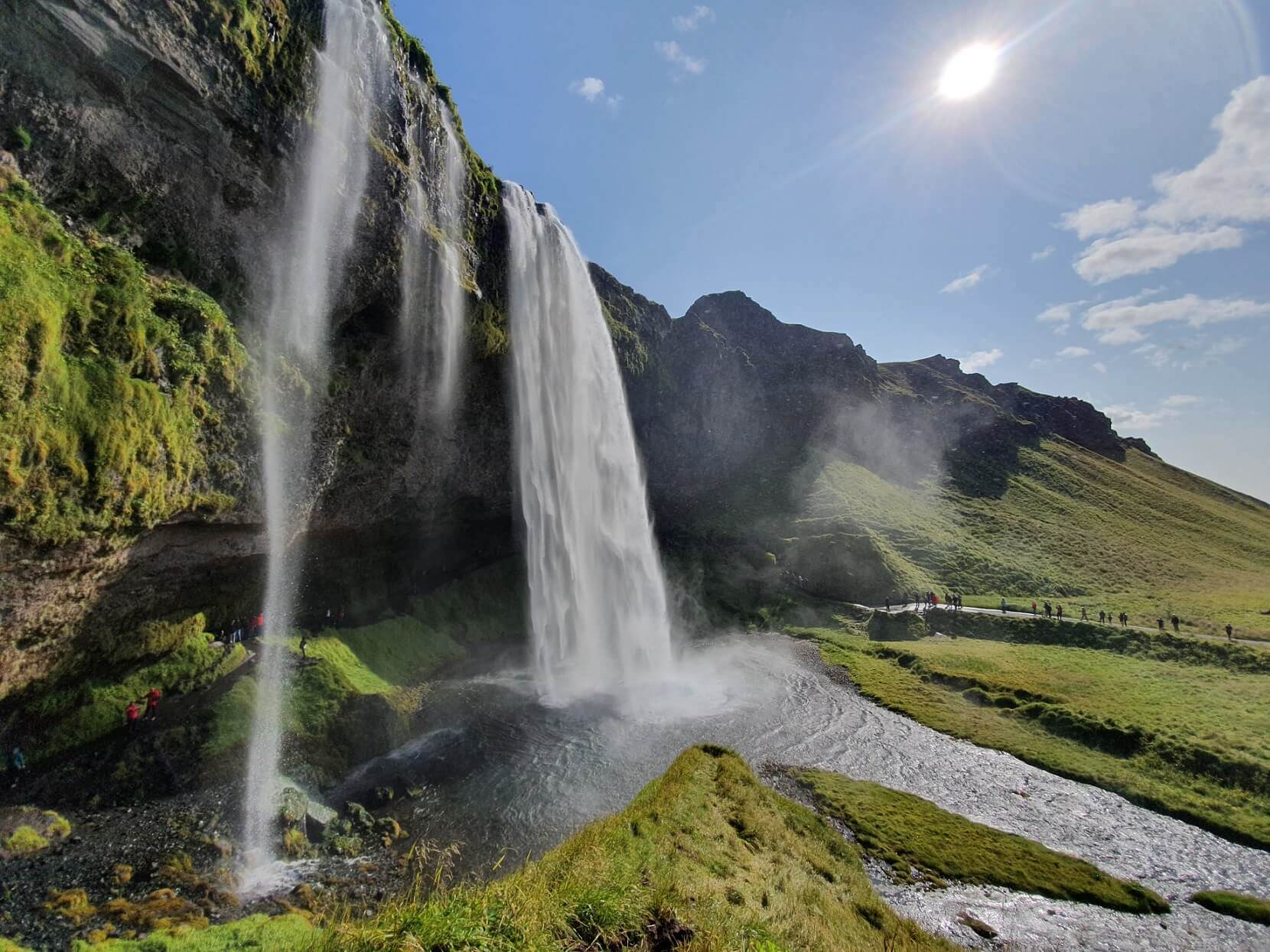 Cascada Seljalandsfoss, en el sur de Islandia