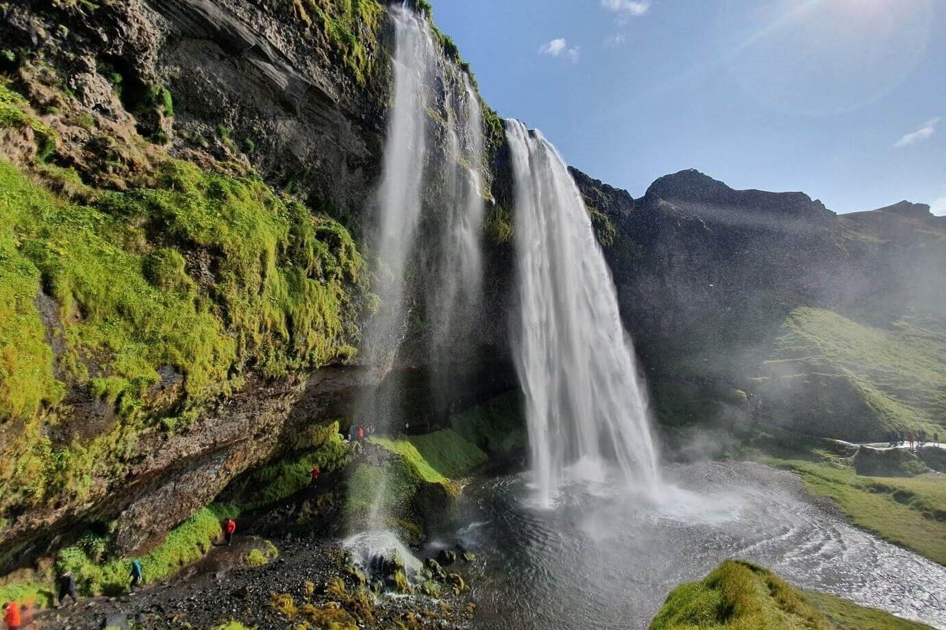 Cascada Seljalandsfoss, en el sur de Islandia