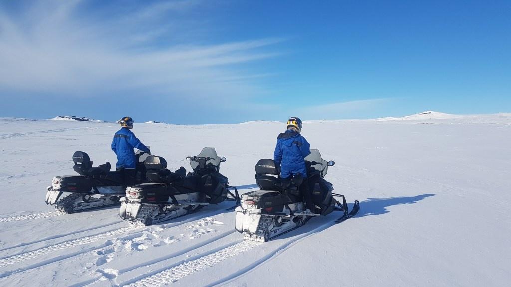 Excursión de motos de nieve