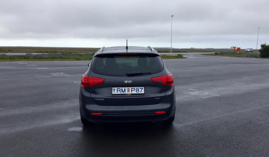Alquiler de coche deportivo en Islandia