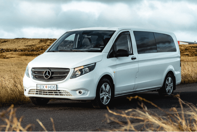 Coche de alquiler furgoneta grande en Islandia