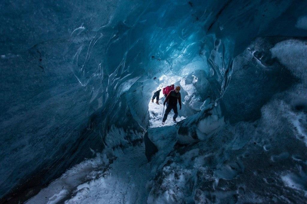 Excursion de cueva de hielo en Islandia