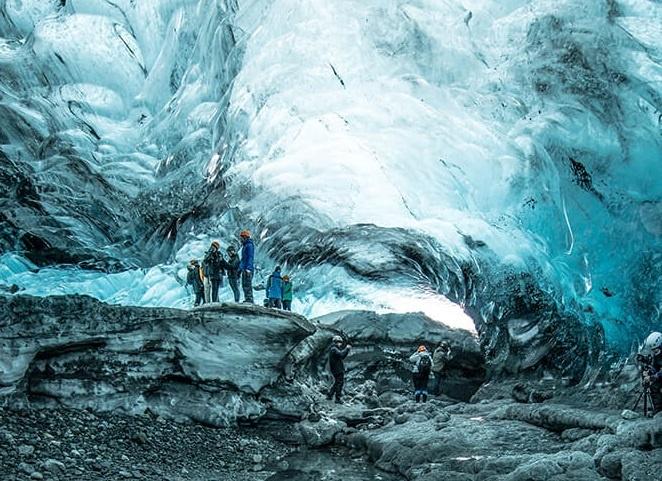 Excursión a cueva de hielo dentro del glaciar Vatnajökull.