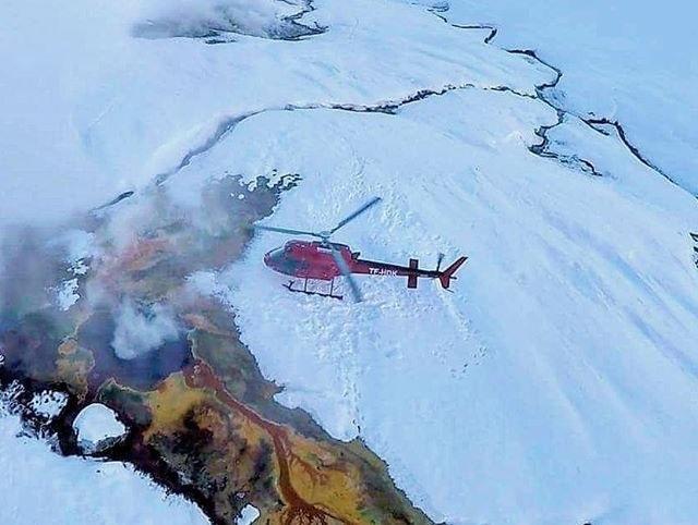 Helicópetro durante excursión en Islandia