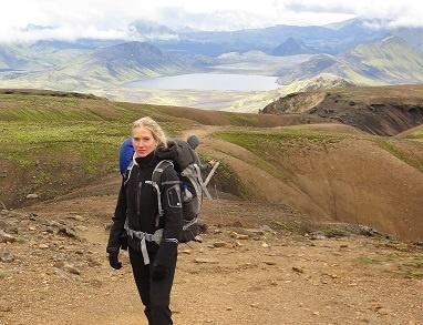 Guía durante el trekking en Islandia.