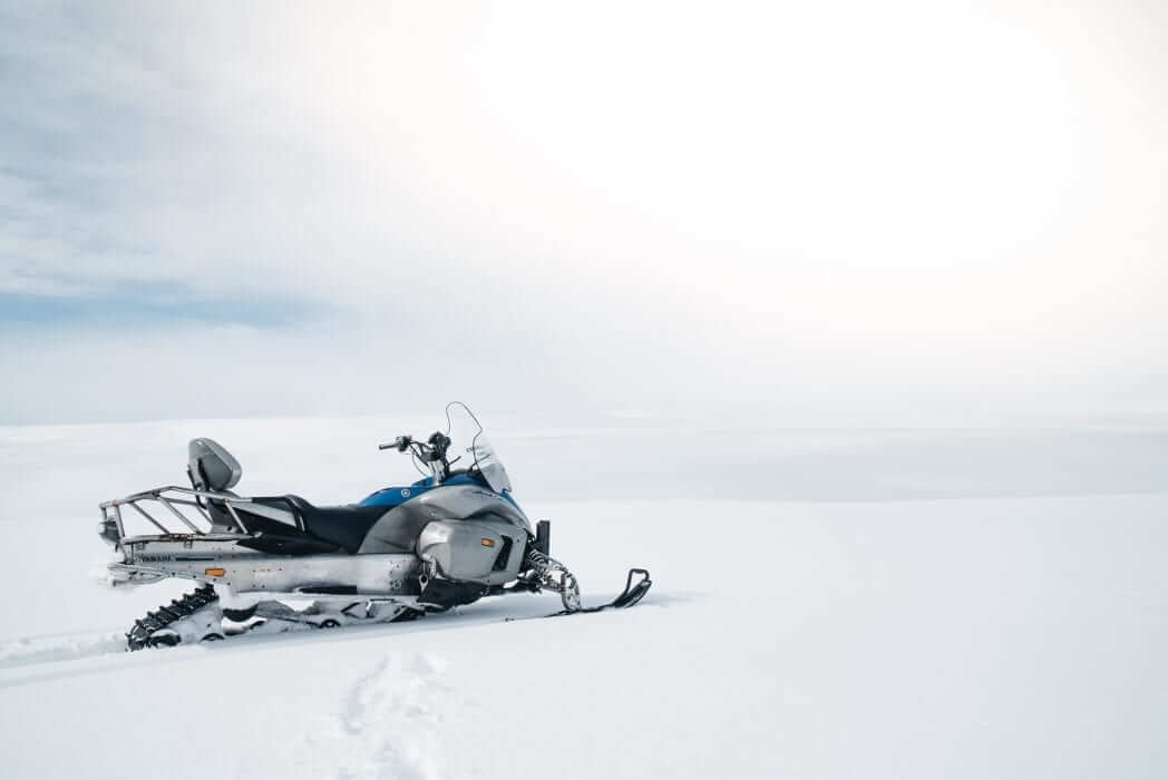 Moto de nieve en el glaciar Langjokull